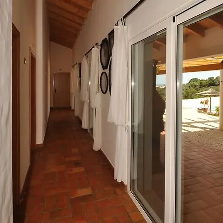 Herdade Dos Frades Country house *